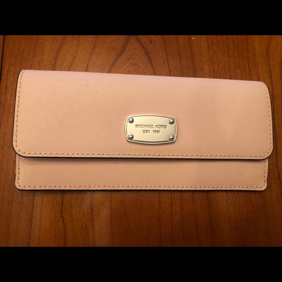 Michael Kors Handbags - Michael Kors Pink Wallet